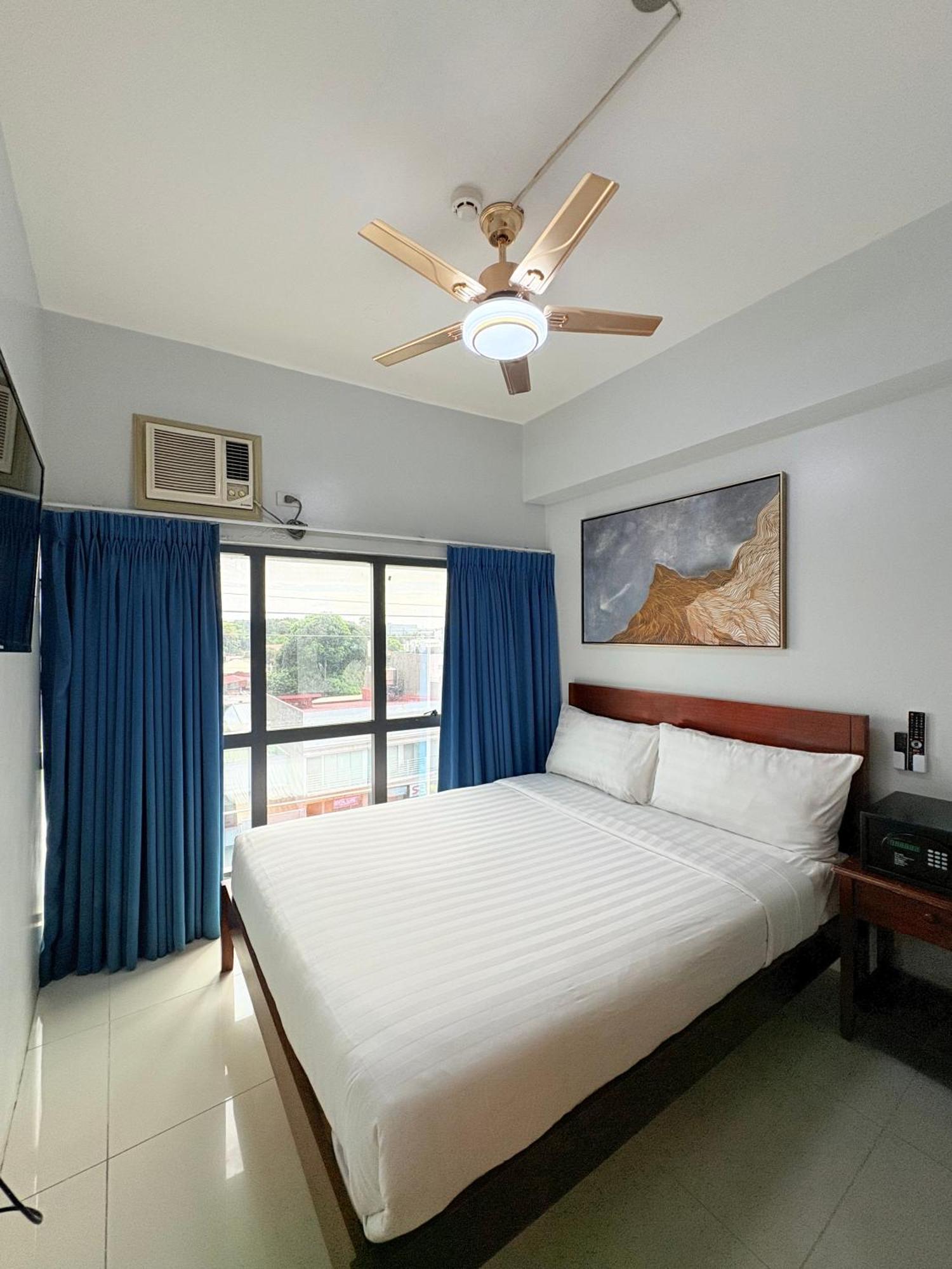 Pacific Park Hotel Quezon City Exterior foto